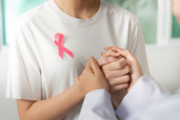 Vinicius Tadeu Sattin Rodrigues analisa como identificar fatores de risco fortalece estratégias estruturadas de prevenção do câncer de mama.