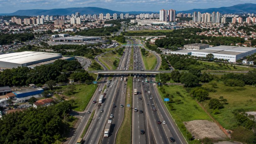 O Papel da Política em Guarulhos e Sua Influência no Crescimento Econômico e Estratégico Regional