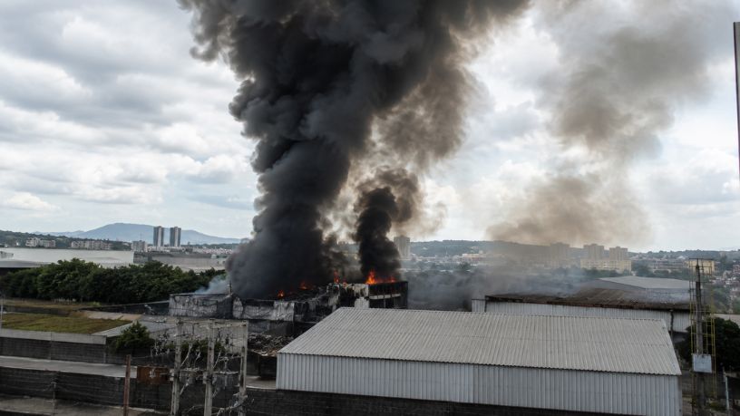 Prevenção de Incêndios Estruturais e o Impacto da Gestão de Riscos nas Cidades Industriais